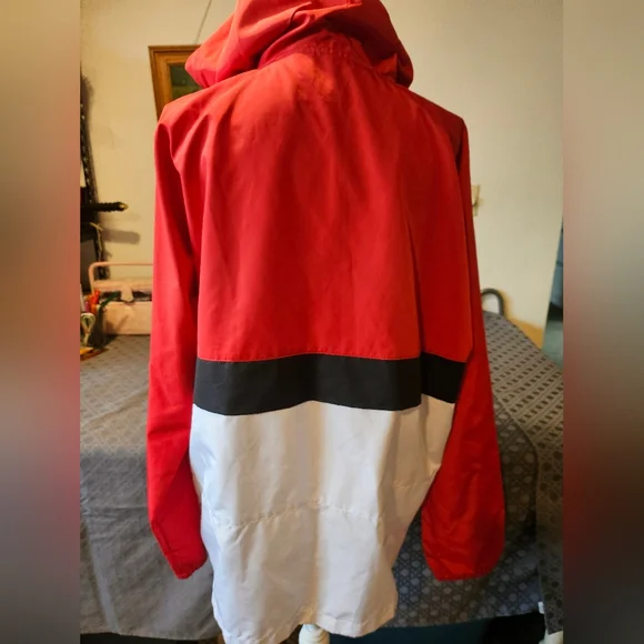Pokemon Trainer Anorak - Picture 3 of 6